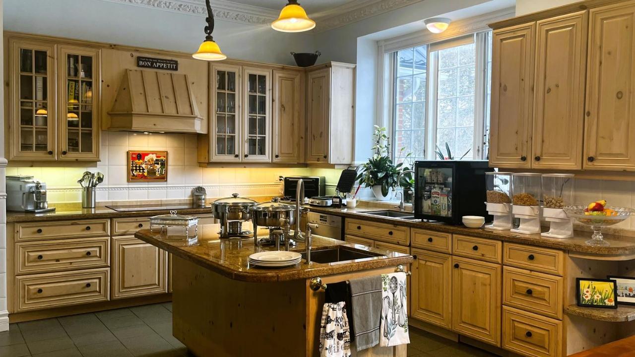 Caledon Manor And Country Inn Bagian luar foto